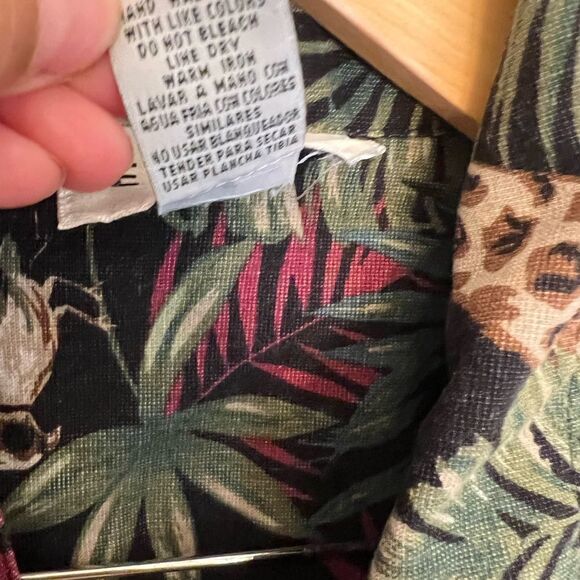 Women’s  E-L-C-C vintage jungle cheetah giraffe button down. Silk linen blend. - Picture 8 of 8